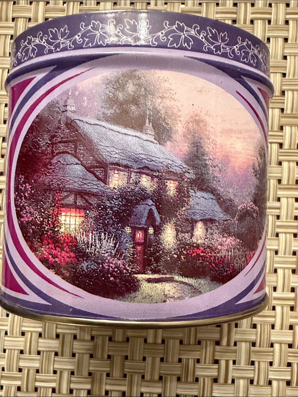 Cottagecore VNTG ‘92 Thomas Kincaid mini candle tin Nostalgia Enchanted Cottage